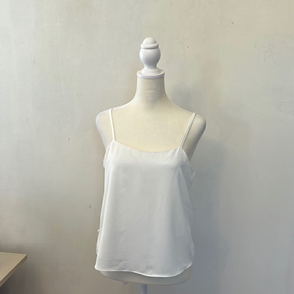 Bishop + Young creamย colored side button camisole SizeโSโNWOT